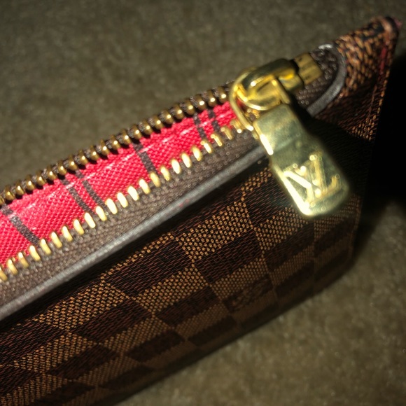 Authentic Louis Vuitton Wallet. - Picture 4 of 6